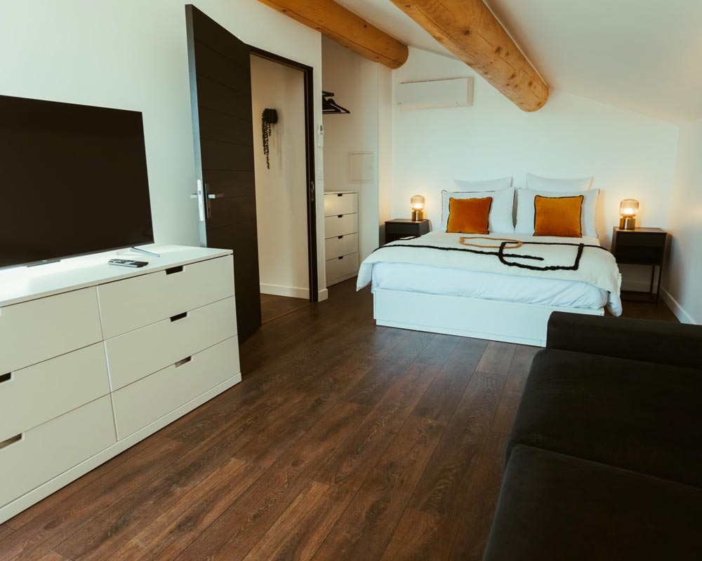 Deuxième chambre du côté cour