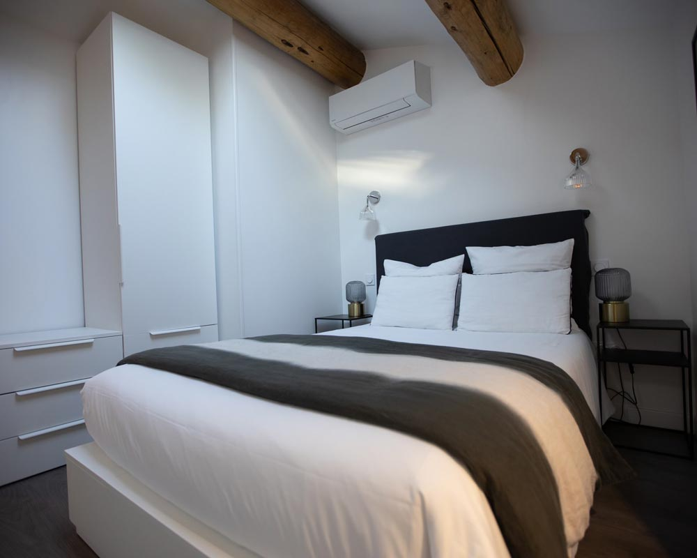 Première chambre du côté jardin